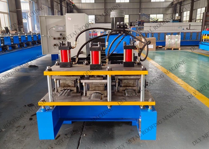 Touchscreen C Profile Keel Roll Forming Machine Ce Approval