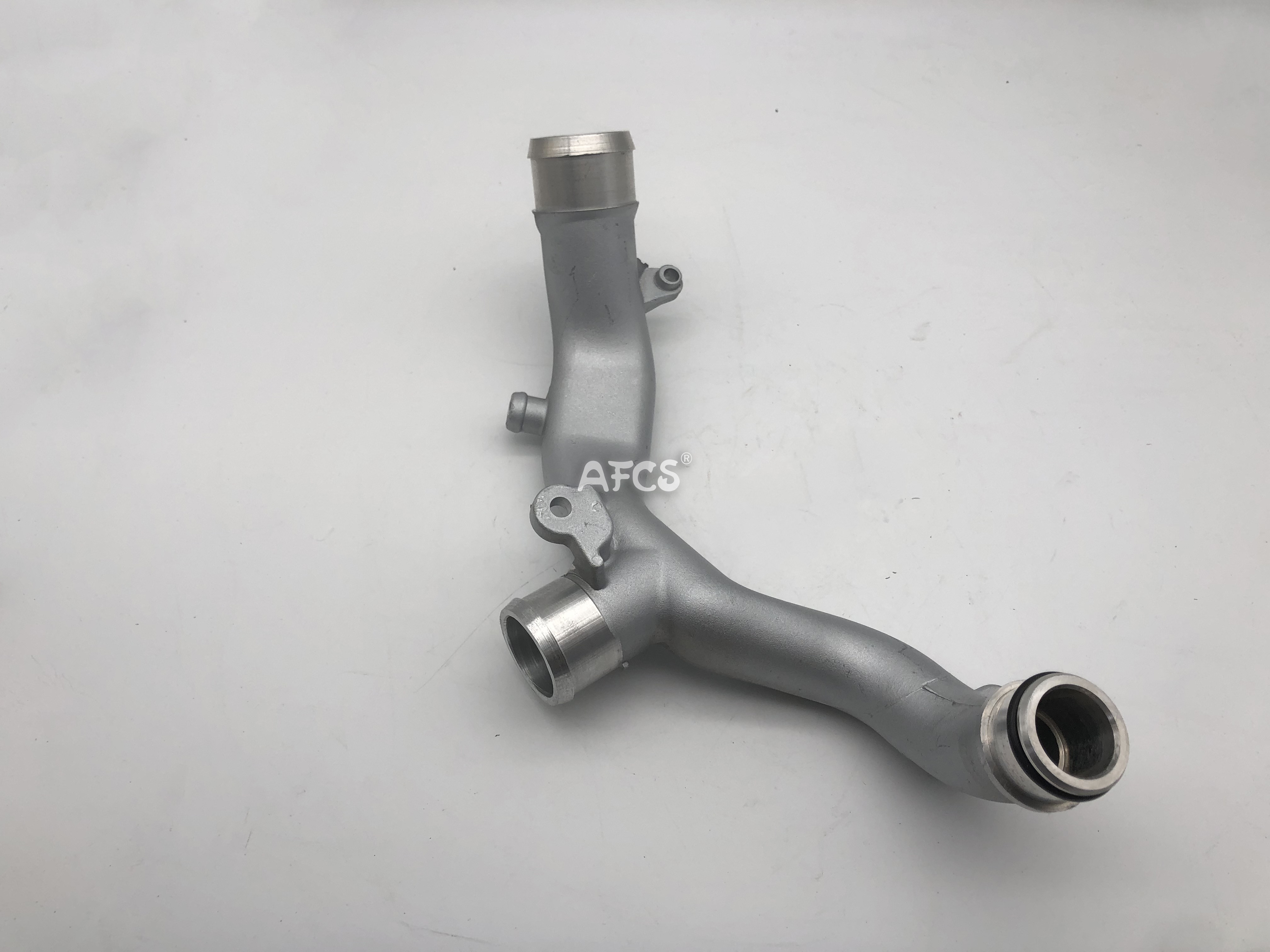 LR090630 9W838A504FB Coolant Water Hose Part For Land Rover Discovery