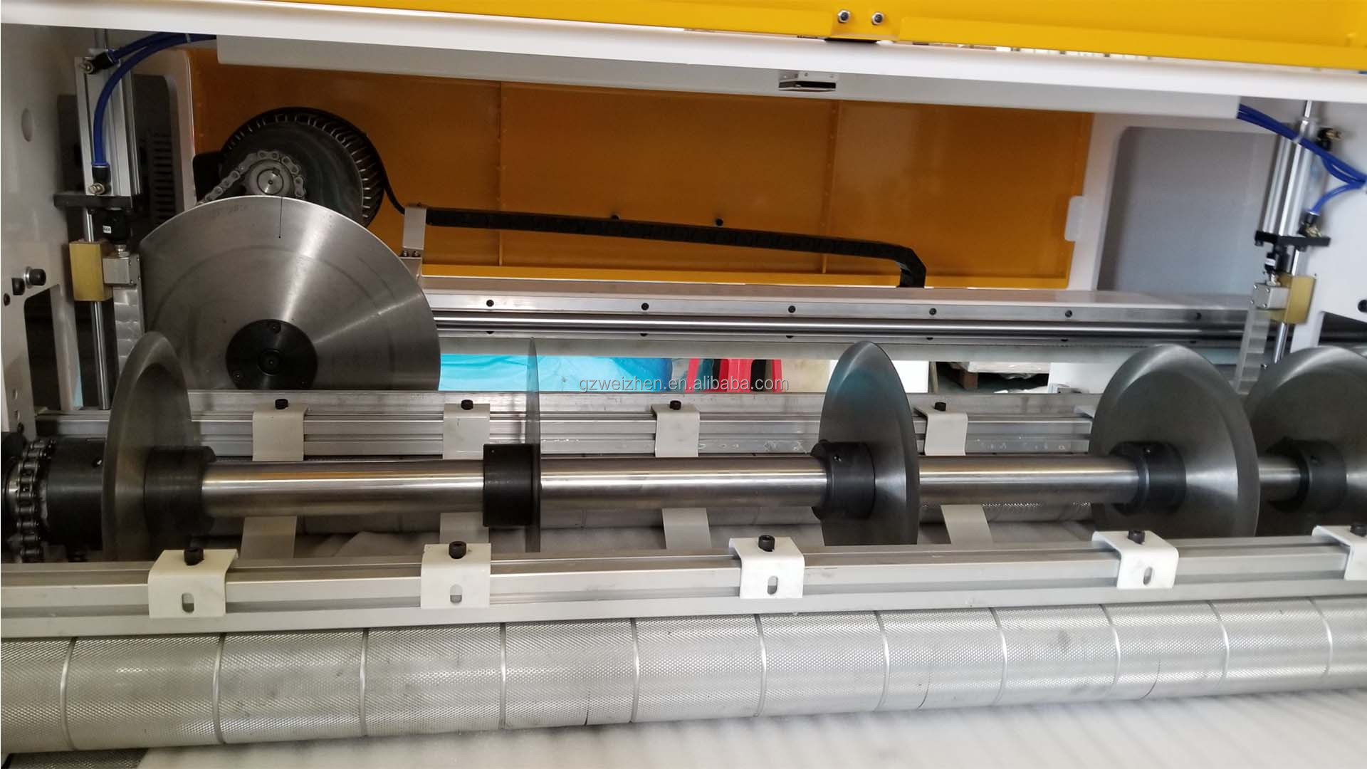 Fully Automatic CNC Cutting And Slitting Cutter For Air Cushion Bubble Film Pearl Cotton EVA Foam Roll Sheet
