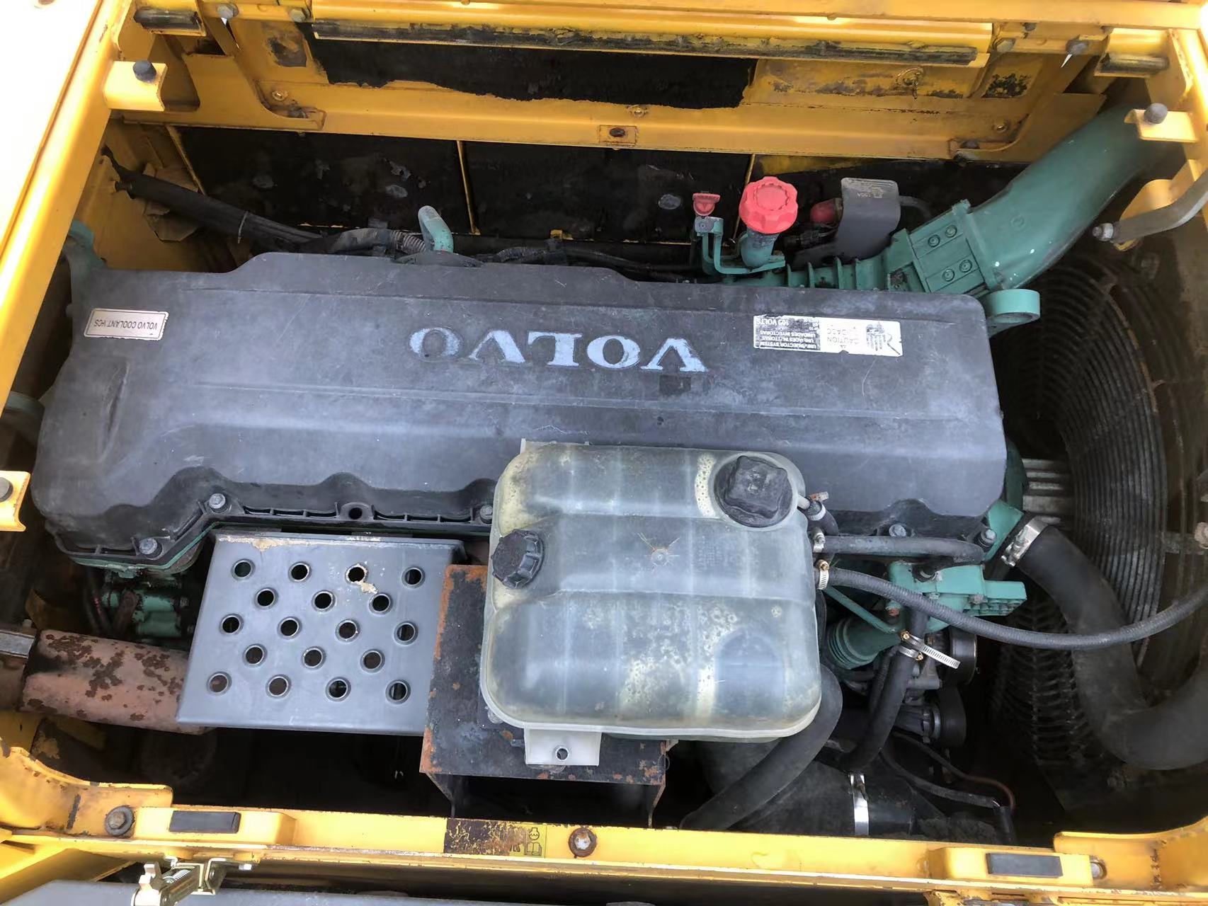 Good Condition Used Volvo EC480DL Excavator Made in Korea with 2.5 m3 Bucket Capacity