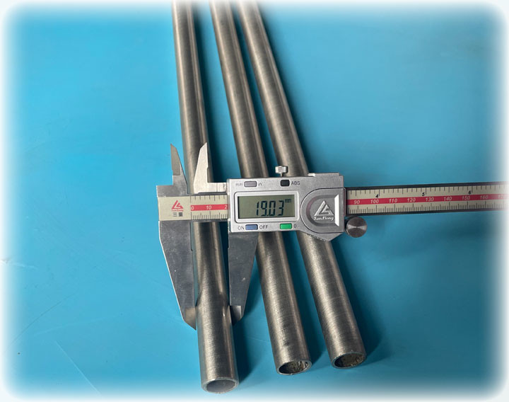 Seamless UNS N06600 Bright Inconel 600 Tube Cold Drawing