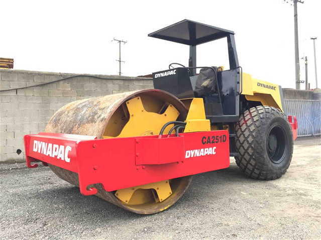 Used Dynapac CA251D Vibratory Smooth Drum Roller With Strong Power And Good Condition