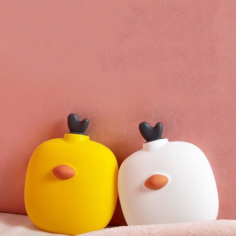 Leakproof Classic Rubber Hot Water Bottle Bag With Soft Cover Hot Compress And Cold Therapy Christmas Gifts