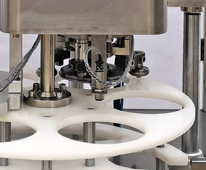 High Efficiency Fully Automatic Can Seaming Machine , PLC Plastic Can Sealer Machine
