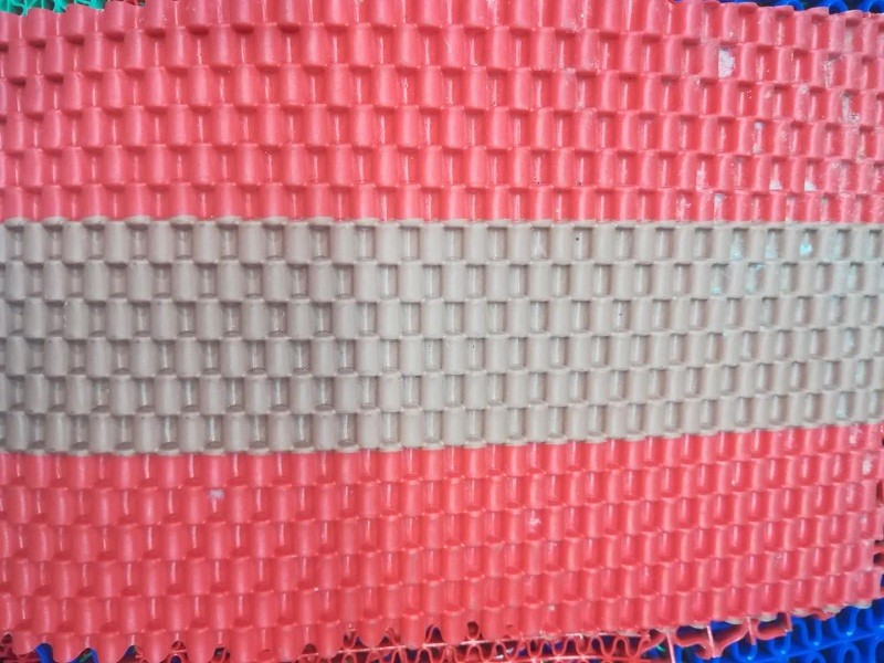 Colorful Two Color PVC Lock Mat in Roll PVC Chain Mat in Roll