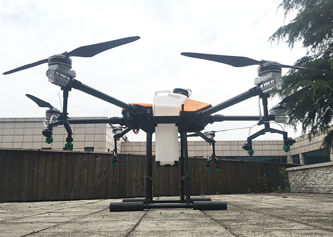 Pesticide Tank 30L Agriculture Spraying Drone 2L / Min With Remote Control