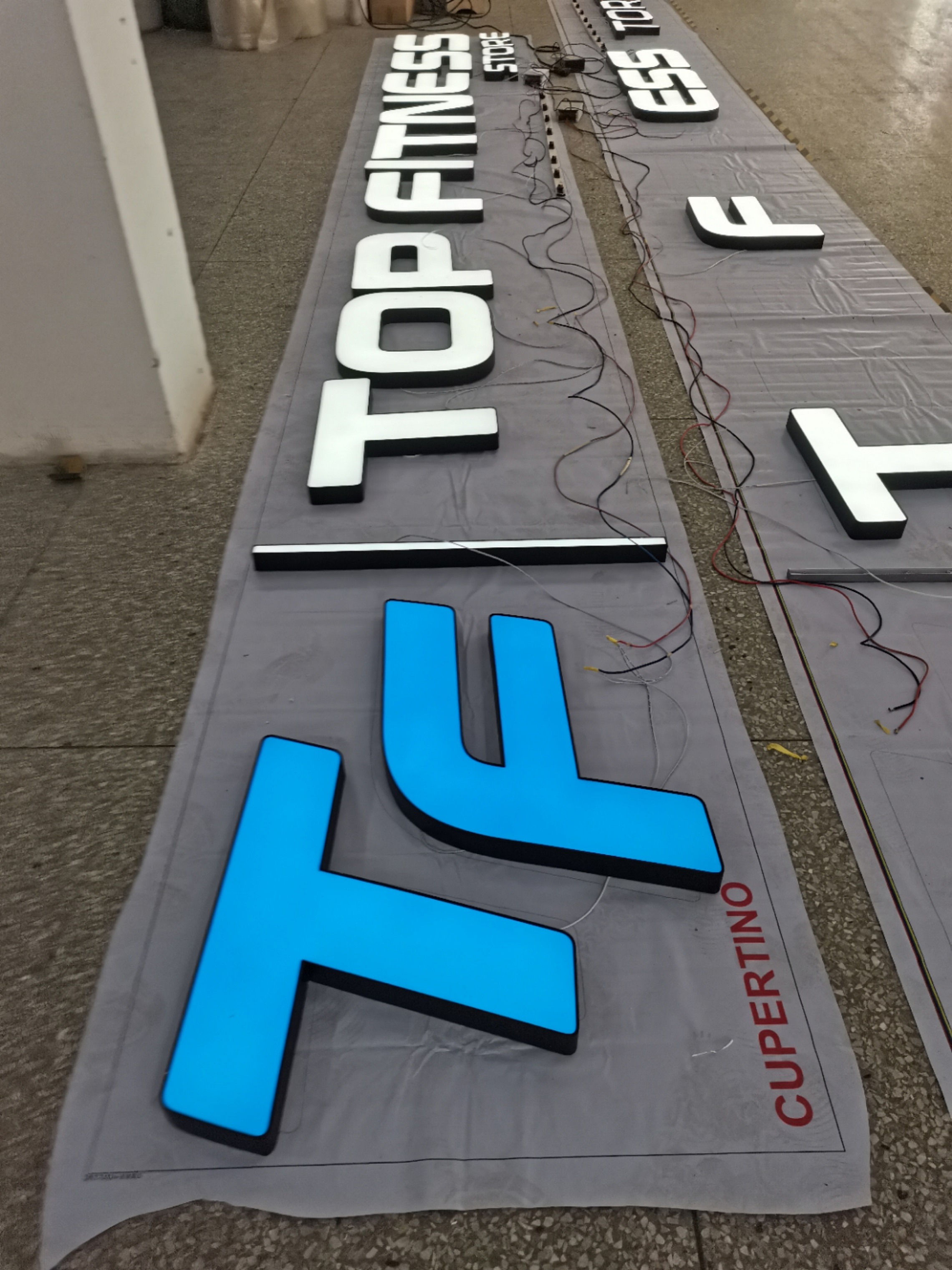 IP65 Outdoor Lighted Sign Letters , Free Standing RGB LED Letters