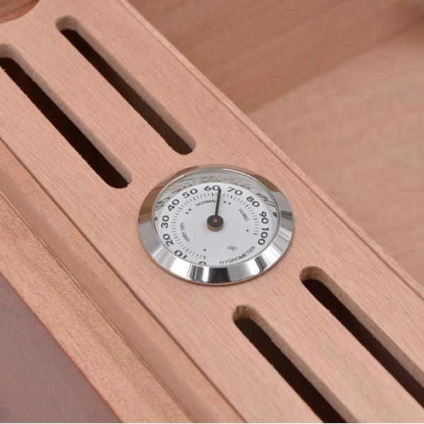 Luxury Piano Lacquer Cigar Humidor with High-Gloss Finish and Humidity Display for Optimal Cigar Preservation