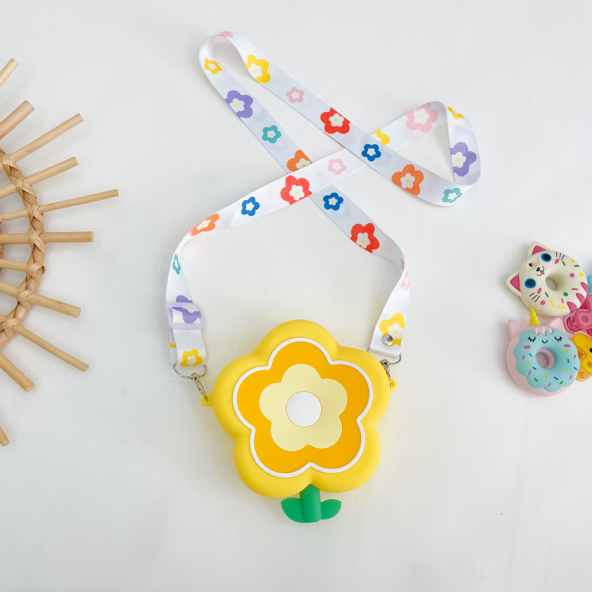 Flower Silicone Round Pencil Case Makeup Bag School Supplies Crossbody Purse Bag Handbag Shoulder Bag Christmas Gifts
