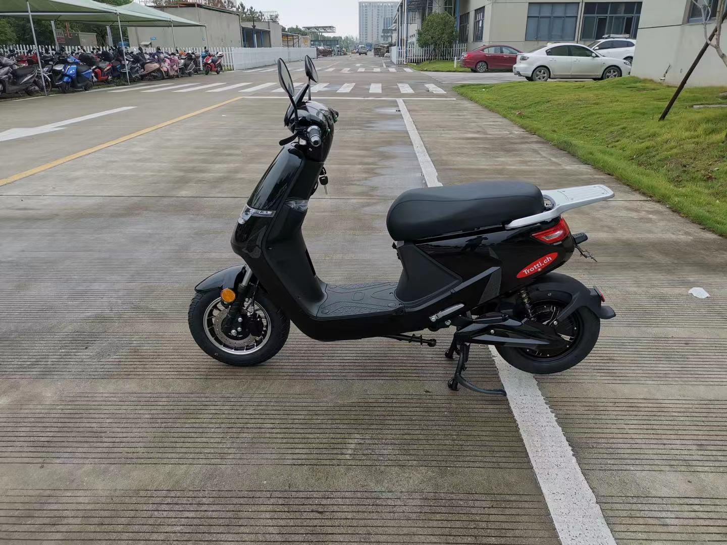 2400w 2000 Watt 60v Electric Scooter Motor 20Ah Lithium Battery 2 Wheel
