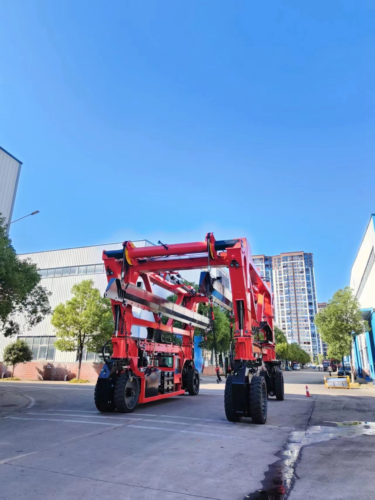60T Shipping Industrial Straddle Carrier System For Oversized Loads
