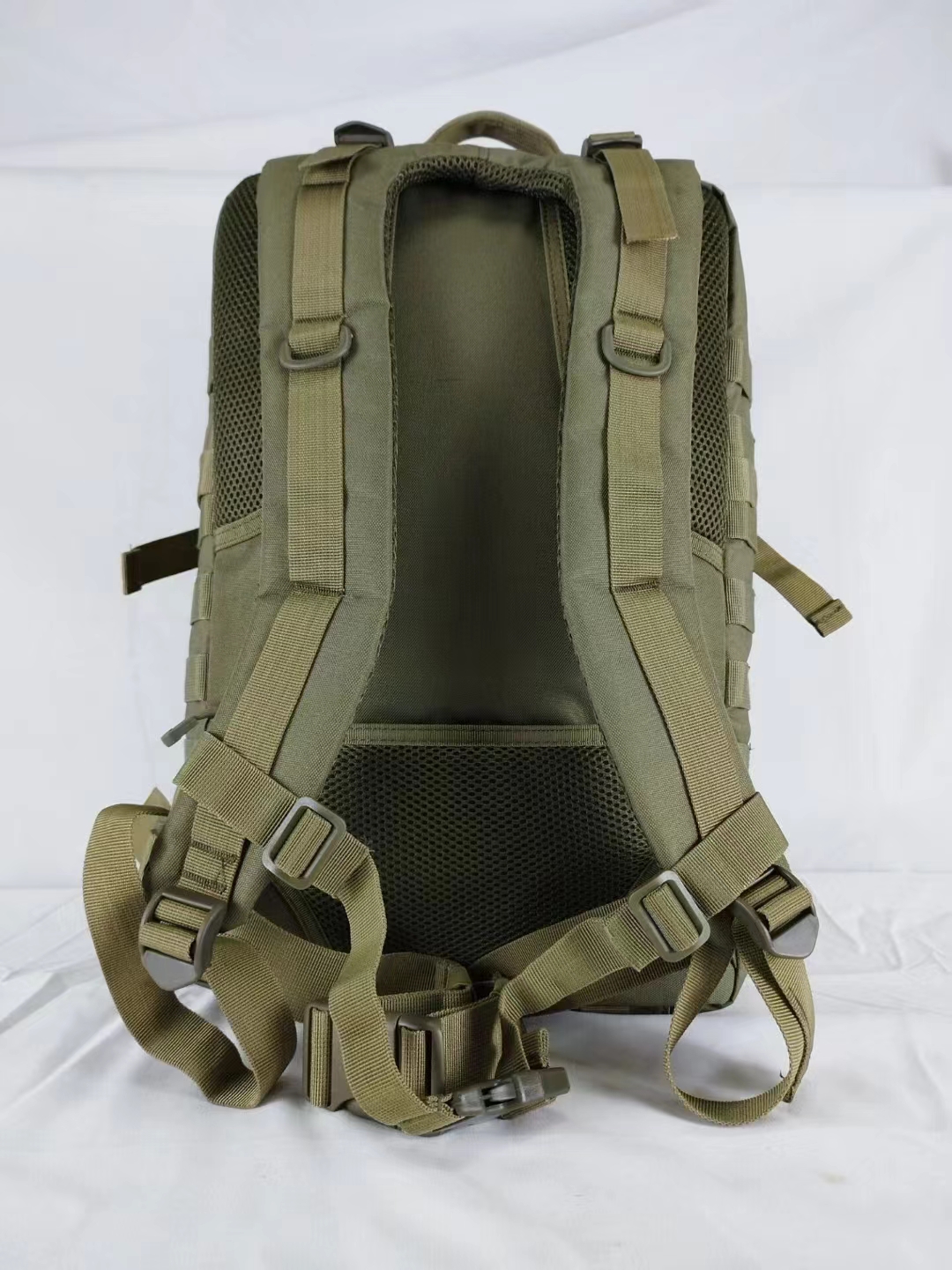 Outdoor Training Backpack with Flexible Design and Polyester Cotton Material
