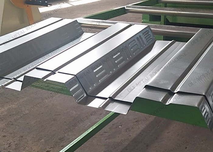 Automatic GI Steel Decking Floor Roll Forming Machine 380V PLC