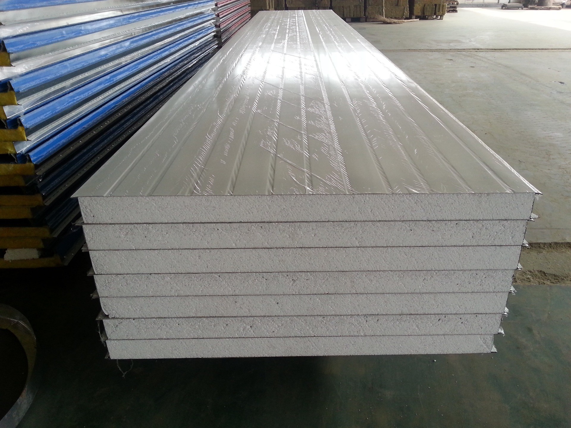 Color Steel EPS Sandwich Panel For Sound Insulation And Metal Panel Material