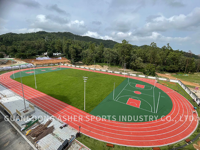 Integrated Sandwich Running Track , Smooth Rubber Flooring Tiles 10mm Thickness