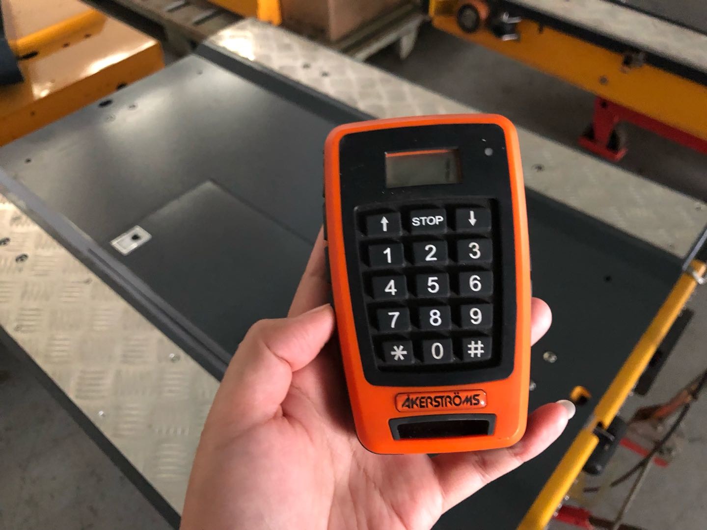 Fully Automatic Warehouse Radio Shuttle Racking System Powder Coating Surface