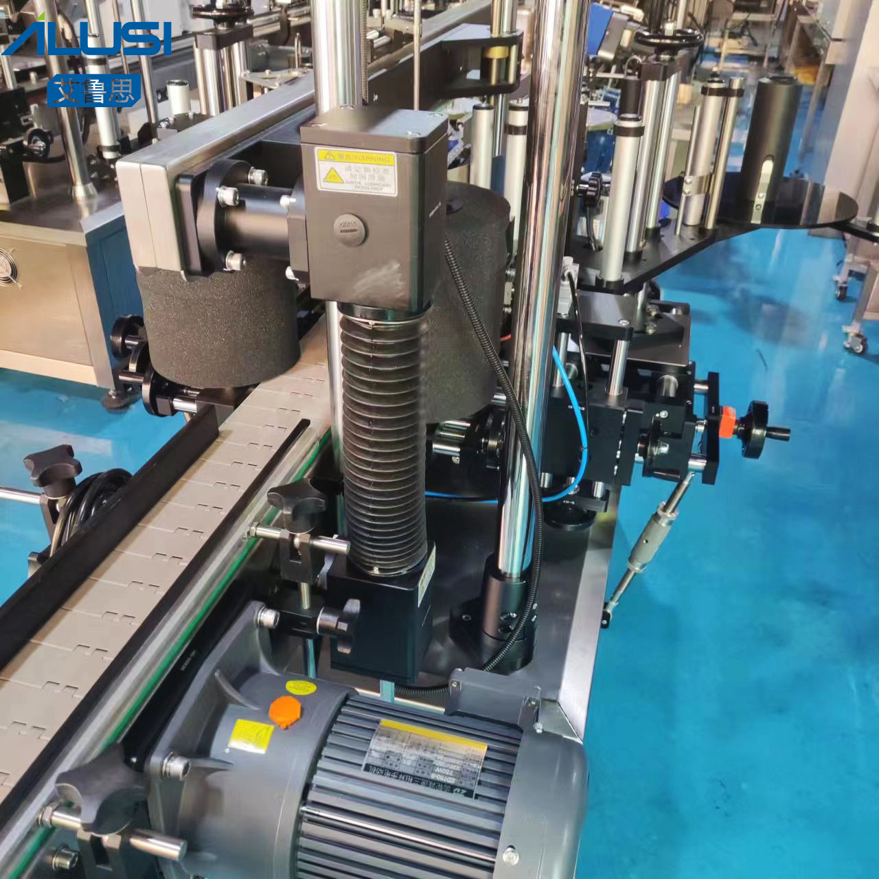 Fully Automatic Double Side Labeling Machine For Flat Round Bottle