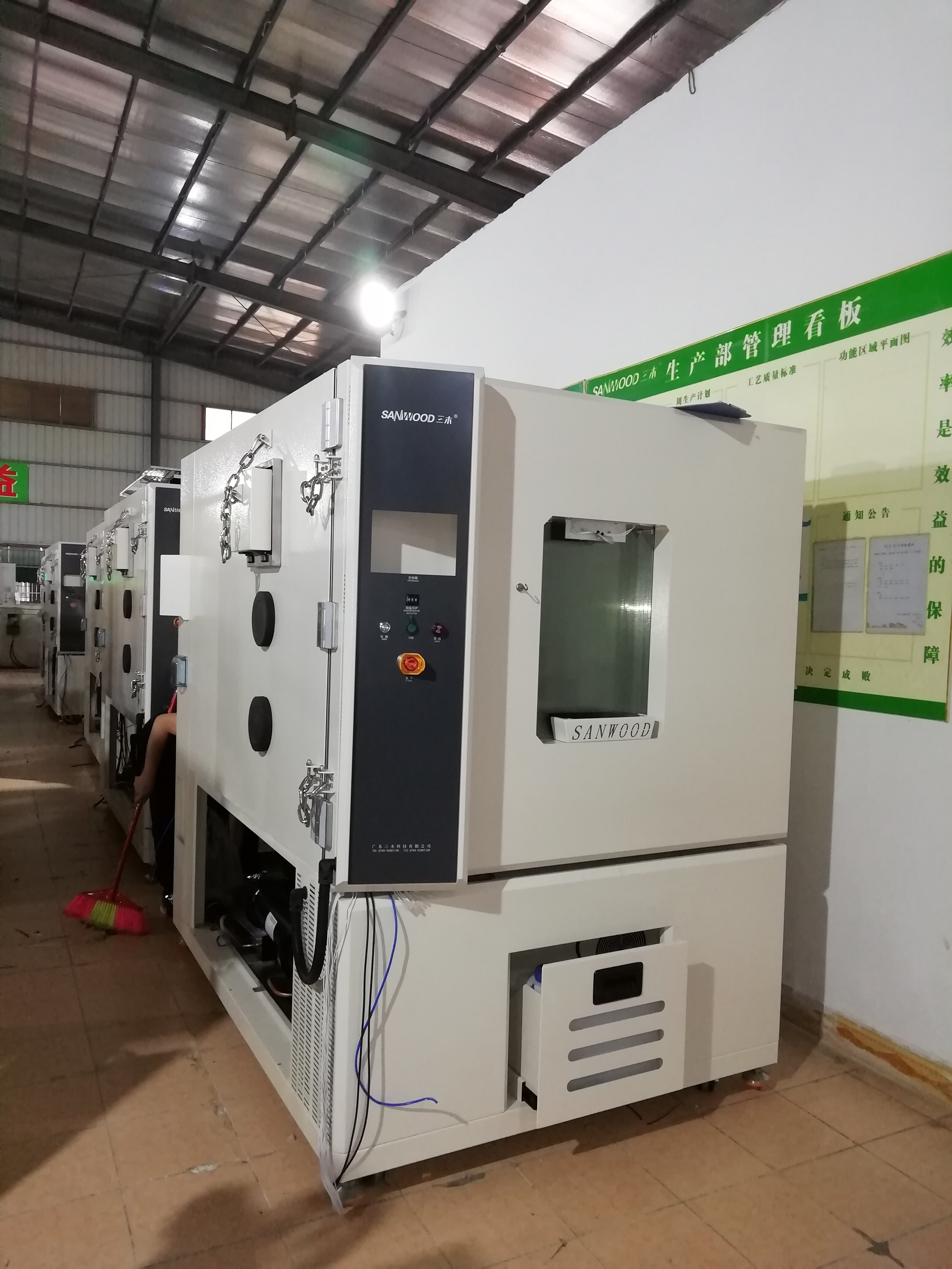 Sanwood Constant Temperature Humidity Test Chamber Customized Ramp Rate 3℃/min Controller for Electrical Test Low GWP