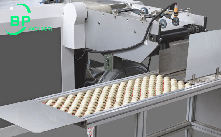 Automatic notebook bagging and packing machine 