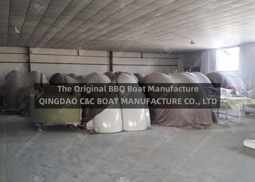 260cm Height 12 Adults 1550kgs Load Barbecue Boat