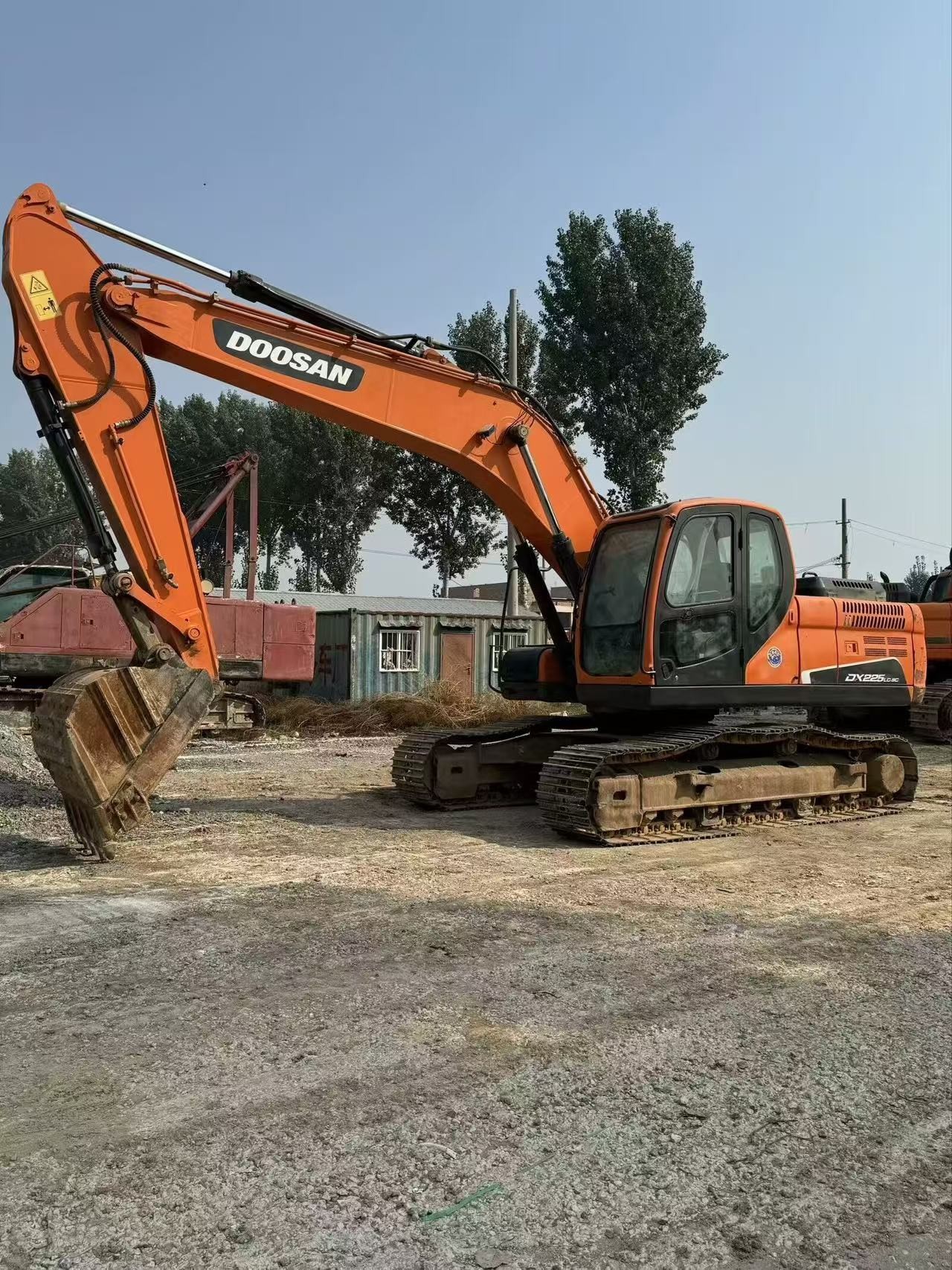 Original Color Used Doosan DX225LC-9C Crawler Excavator In Excellent Condition