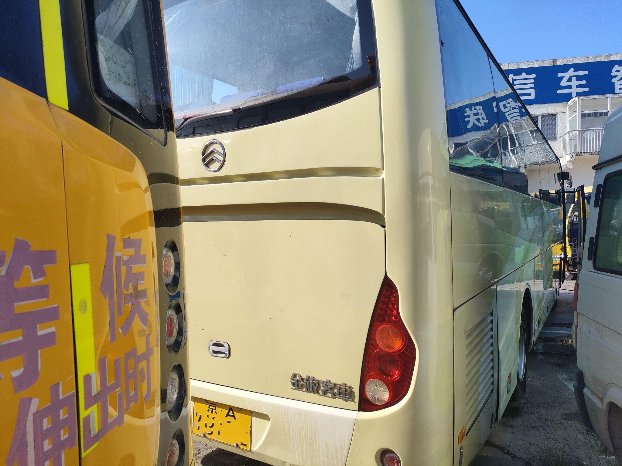 47 Seats Second Hand Bus Kinglong Used Coach City Passenger Commuter 170kw