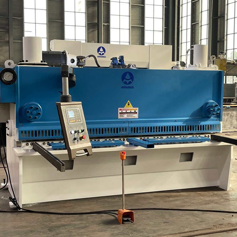 Hydraulic CNC High Power Guillotine Shearing Machine QC11K 8×2500 8mm 8 Feet