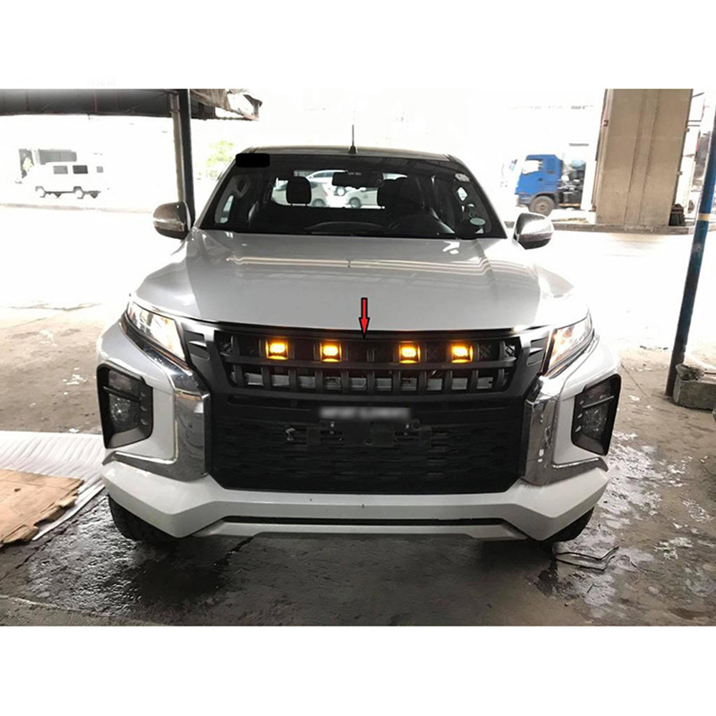 Mitsubishi Triton L200 Vehicle Front Grill 4x4 Pick Up With Light