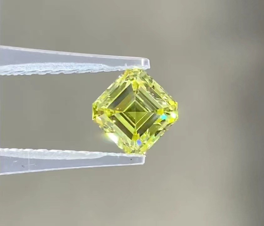 1.04 Carat Aches CVD Lab Created Yellow Diamond With Jewelry Accessories
