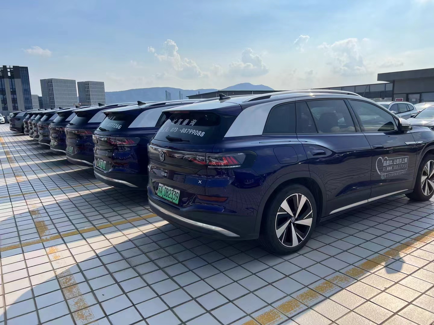 2023 Changan Automobile UNI-K Country VI Oil Truck with Multi-function Steering Wheel and Year 2023
