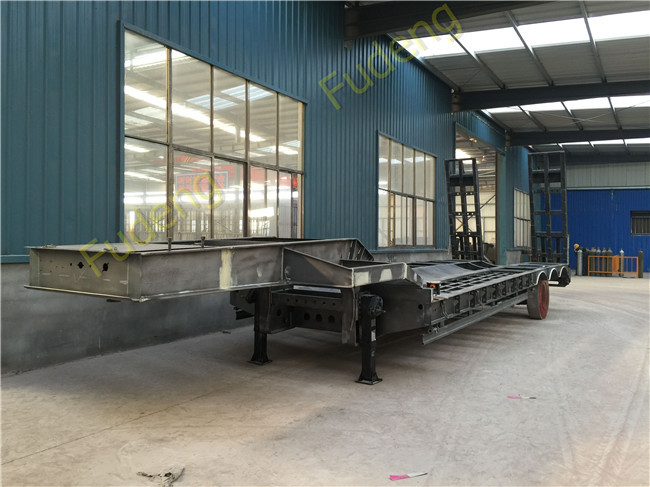 3 Axle Long Deck Low Bed Trailer , 80 Tons High Strength Steel Semi Low Bed Trailer