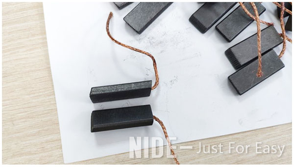 carbon brush.jpg