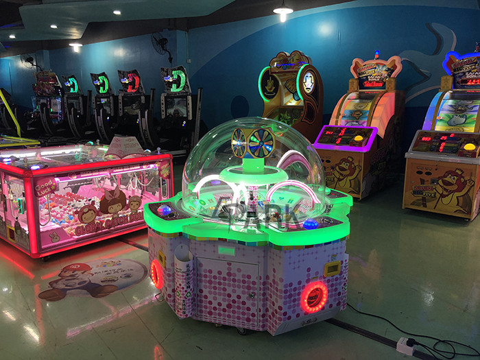 4 Players Boutique Claw Crane Machine / Mini Happy Theatre Crazy Toys Vending Machine