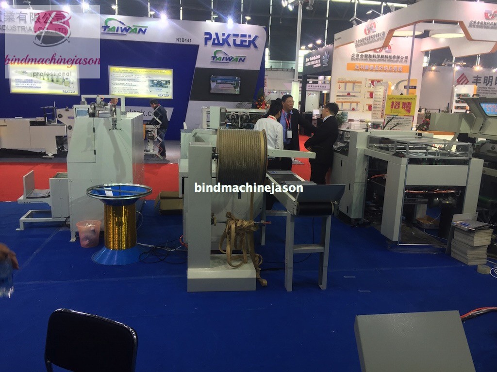 Automatic punching machine SPB550 for calendar and cardboard