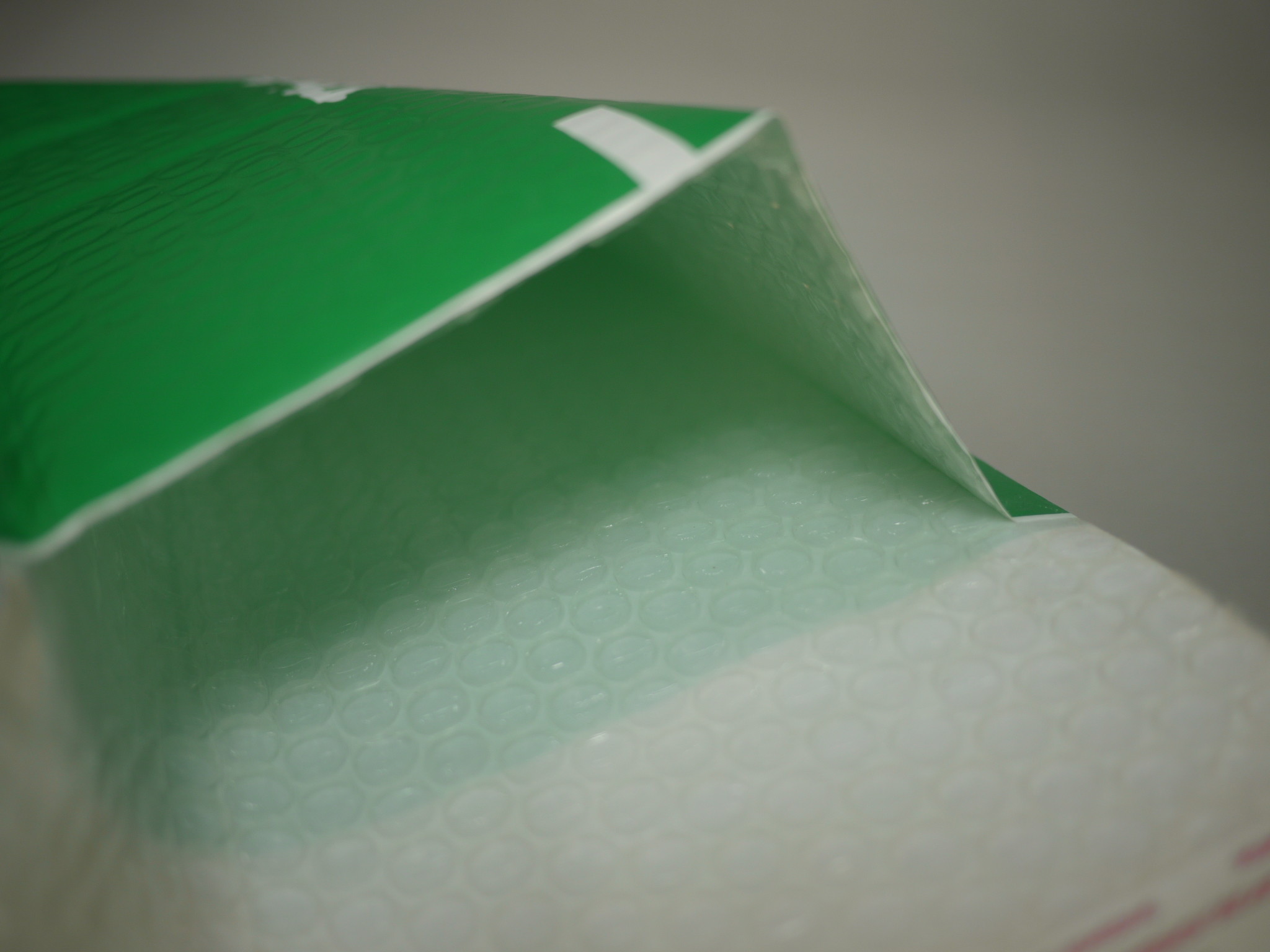 Green Colored Poly Bubble Mailers , Bubble Shipping Envelopes Heat Insulation
