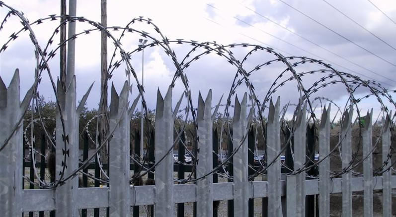 CE No Climb Commercial Security Fence , 2700mm Galvanized Palisade Fencing