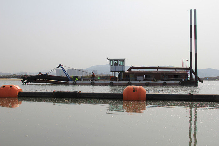 16kw Sand Dredging Boat With A Blue Color 1800 m3/h For River Dredging YSCSD350
