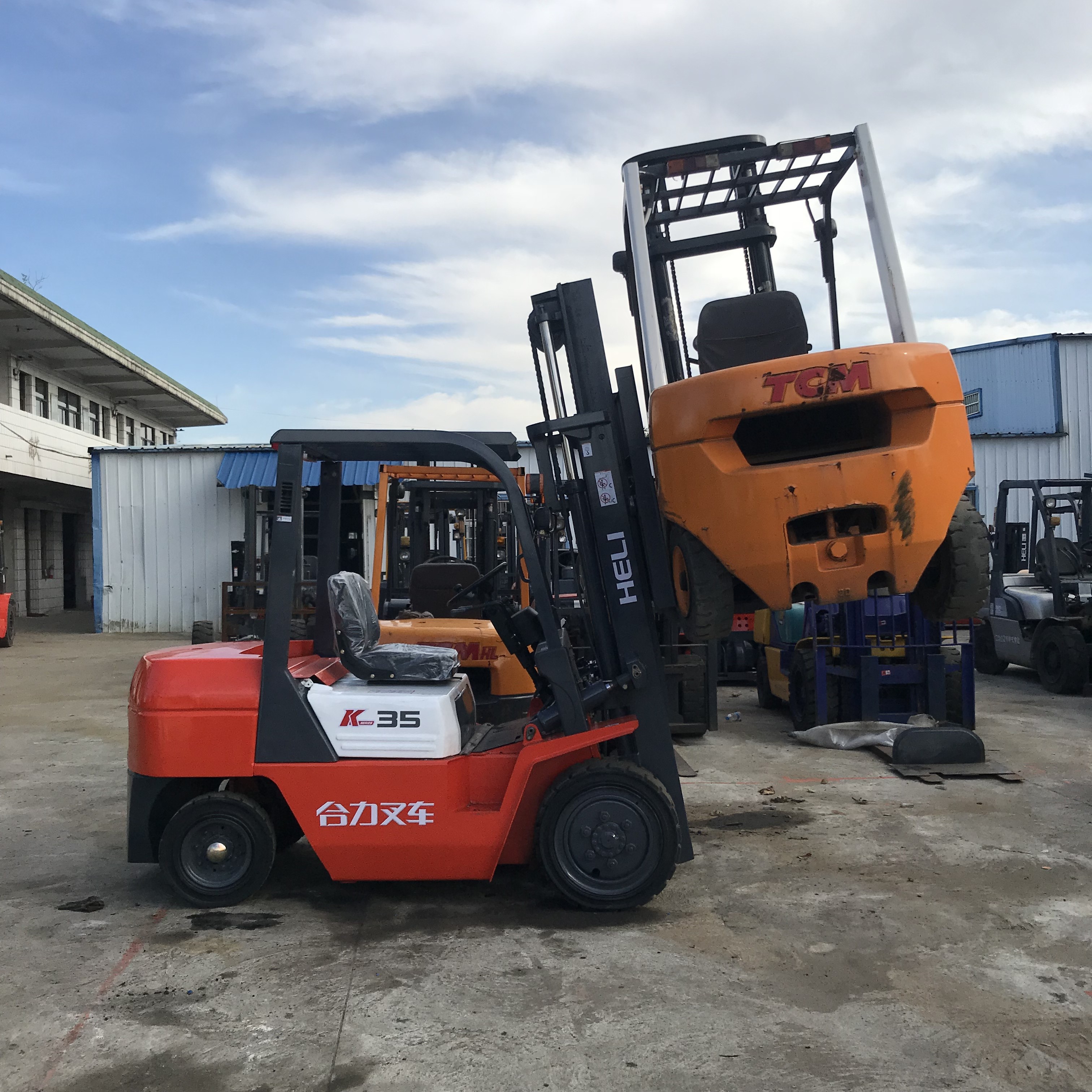 Used 3.5 Ton Diesel Forklift HELI K30 K35 Low Working Hour Second Hand Fork Lift Trucks