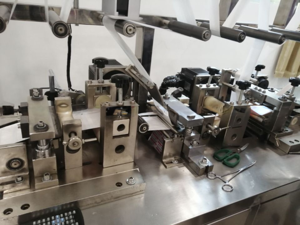 KC-360N-D Automatic Adhesive Bandage Manufacturing Machine for First Aid in 72x19mm Size