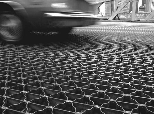 Riveted Grating Has High Load Capacity, Anti-slip Surface for Floor, Walkway, Stairs, Bridge, Cover