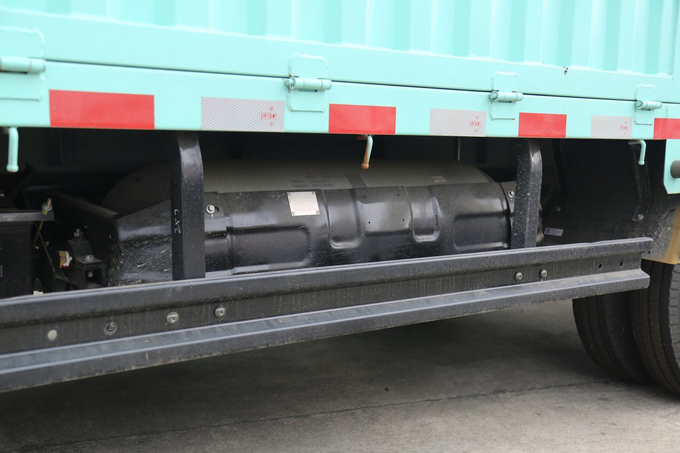 Foton Auman Mini Truck 2.0L 127HP CNG 3.815m High Roof Deflector Fence Truck Shock-Absorbing Seats