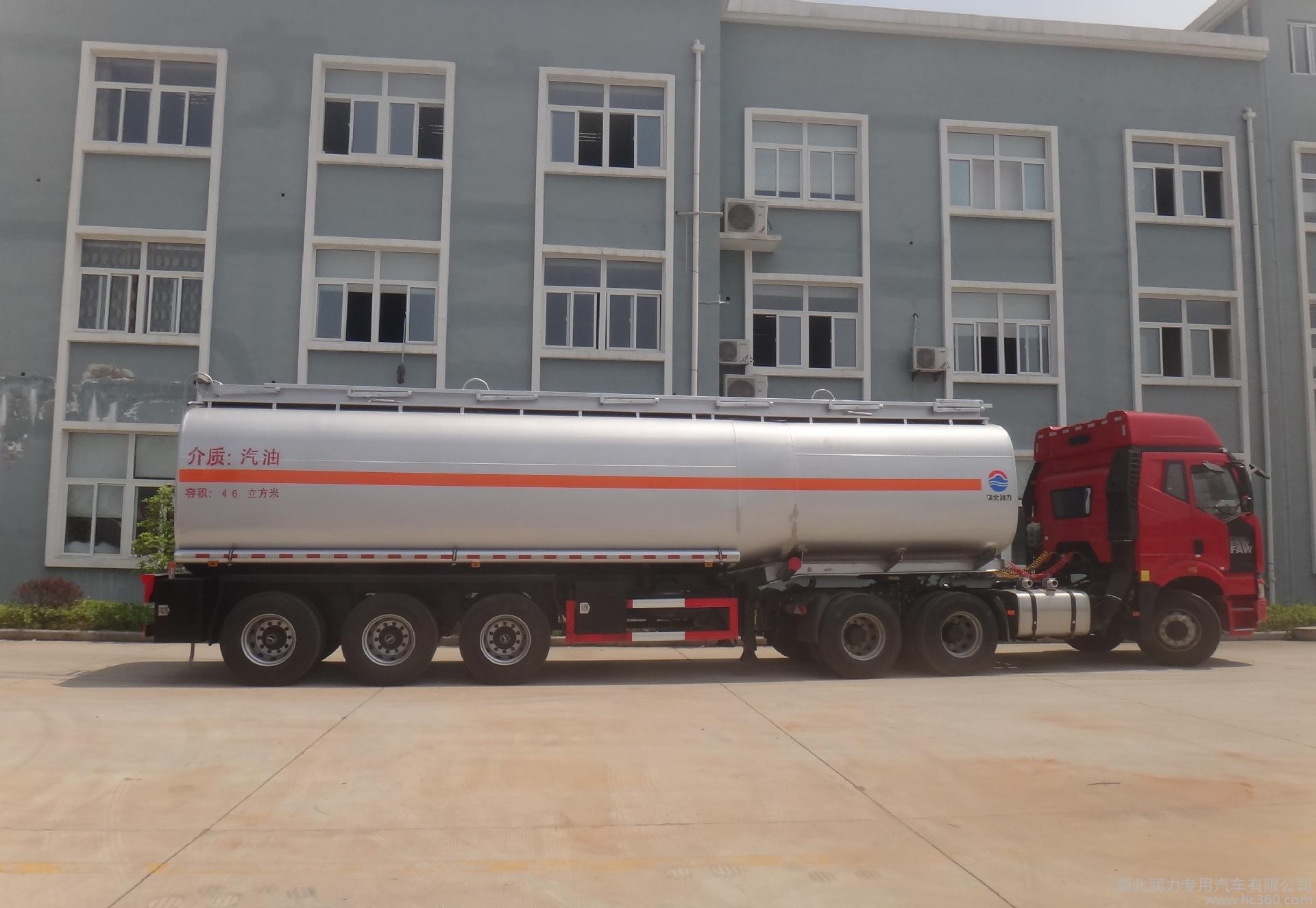 Aluminium Steel Tank Truck Trailer 45000 Liters For Oil Tanker Semi Trailer
