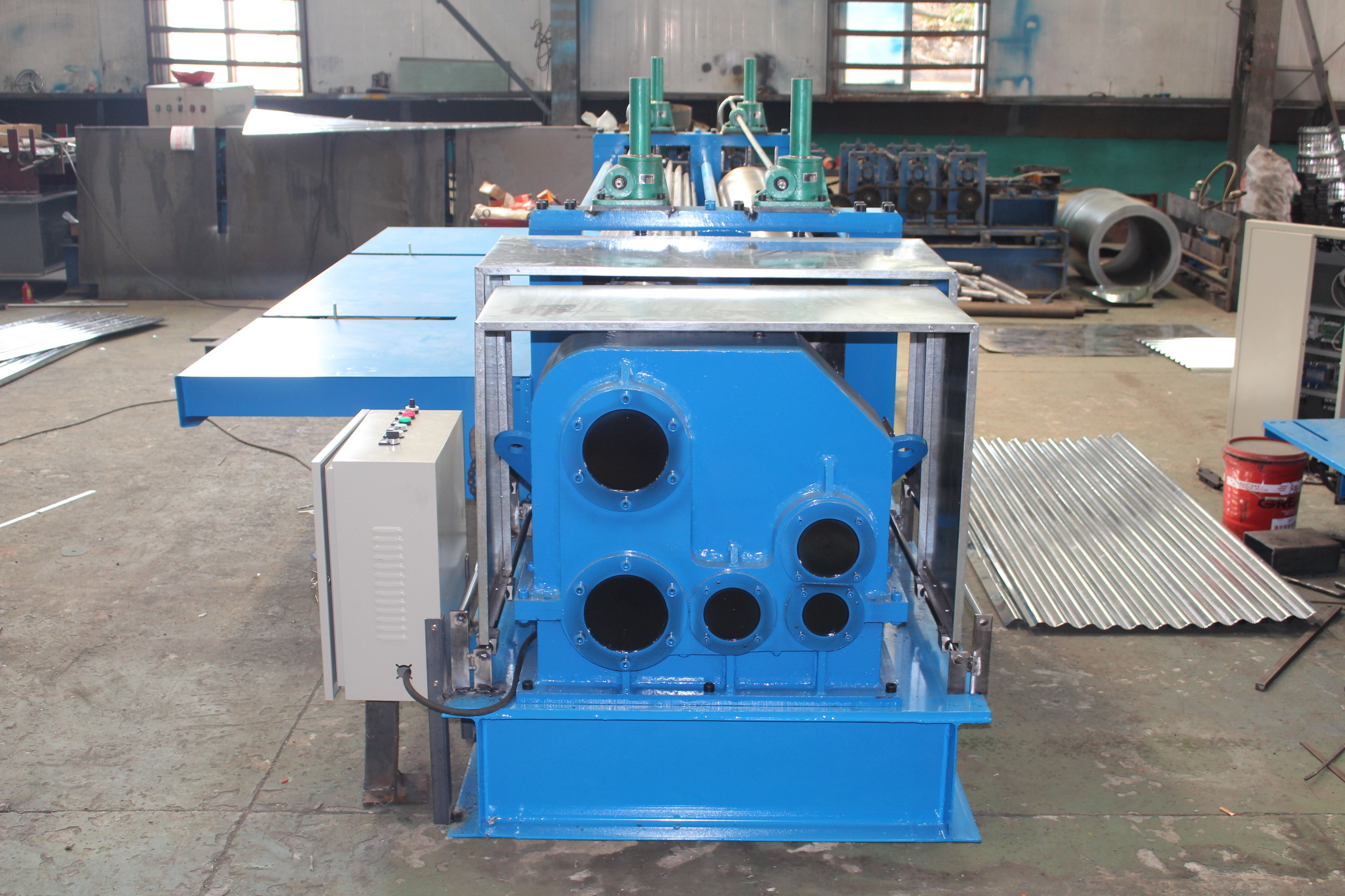 Thin Galvanized Corrugated Sheet Roll Forming Machine 0.12-0.4mm Barrel