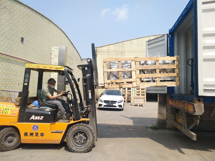 Plastic Mixing Dryer Mixing Machine With 3.75 -7.5KW Motor Driven Screw