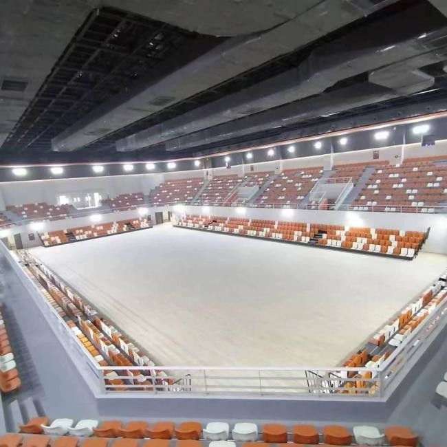 Retractable Bleacher Gym Seating with Floor mounted Foldable seats for Comfort and Breathability