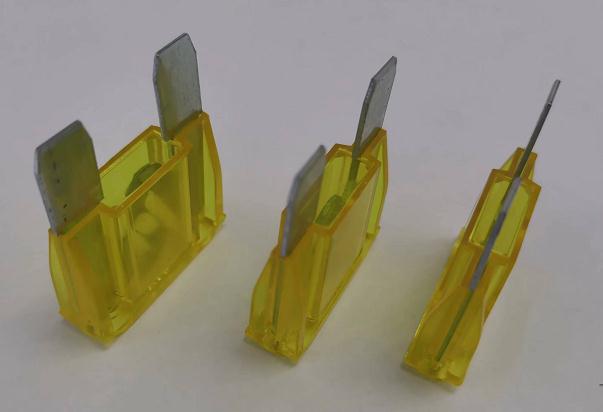 UL Certified DC32V 20A Automotive Blade Fuse Low Voltage Fuse