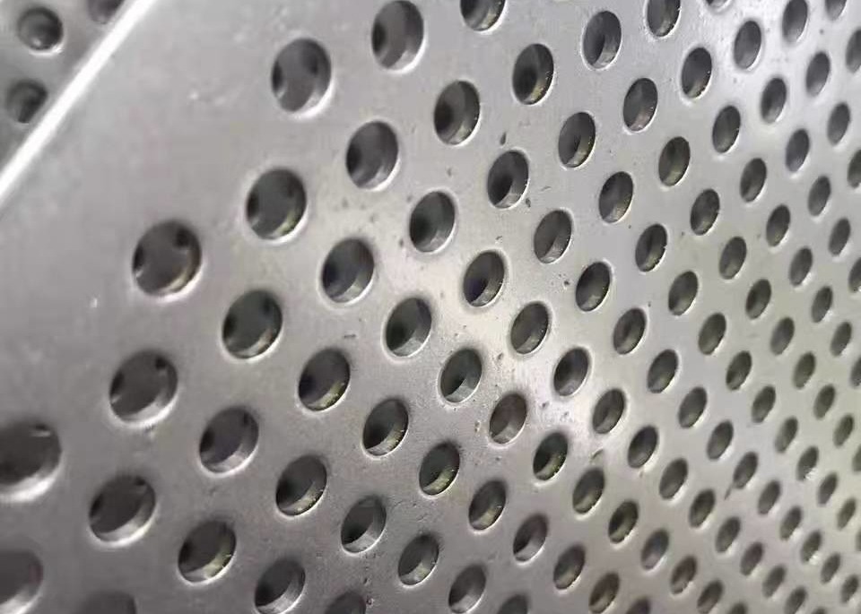 1.5mm Thickness Perforated Wire Mesh / Round Hole Mesh 2.0m Width
