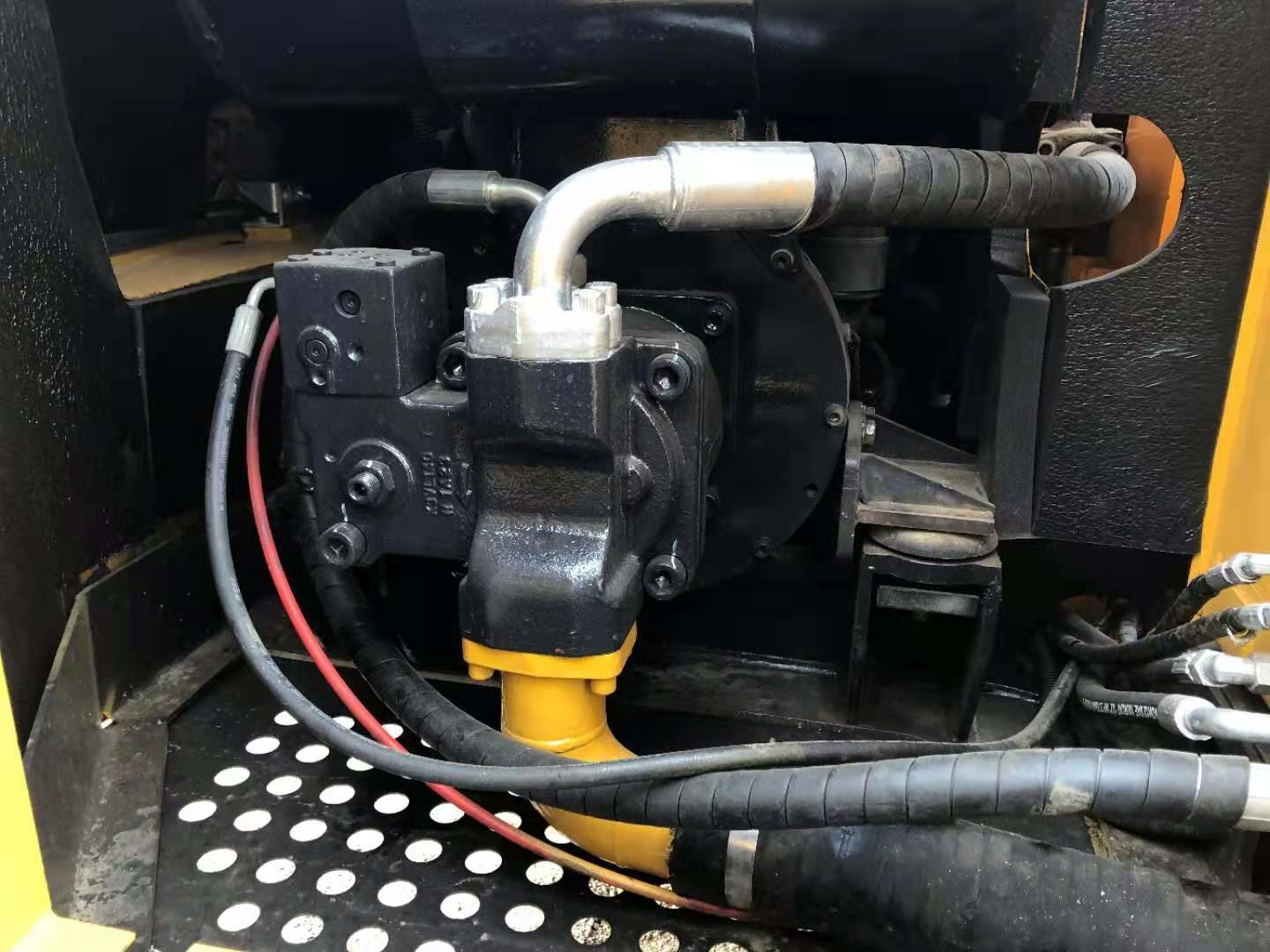 V3800DI-T-E3B Engine 9 Ton Mini SY95C Used Sany Excavator
