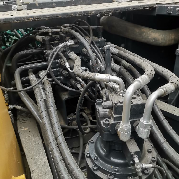 21 Ton Used Volvo EC210 Excavator in Shanghai Good Health and Reliability from Korean