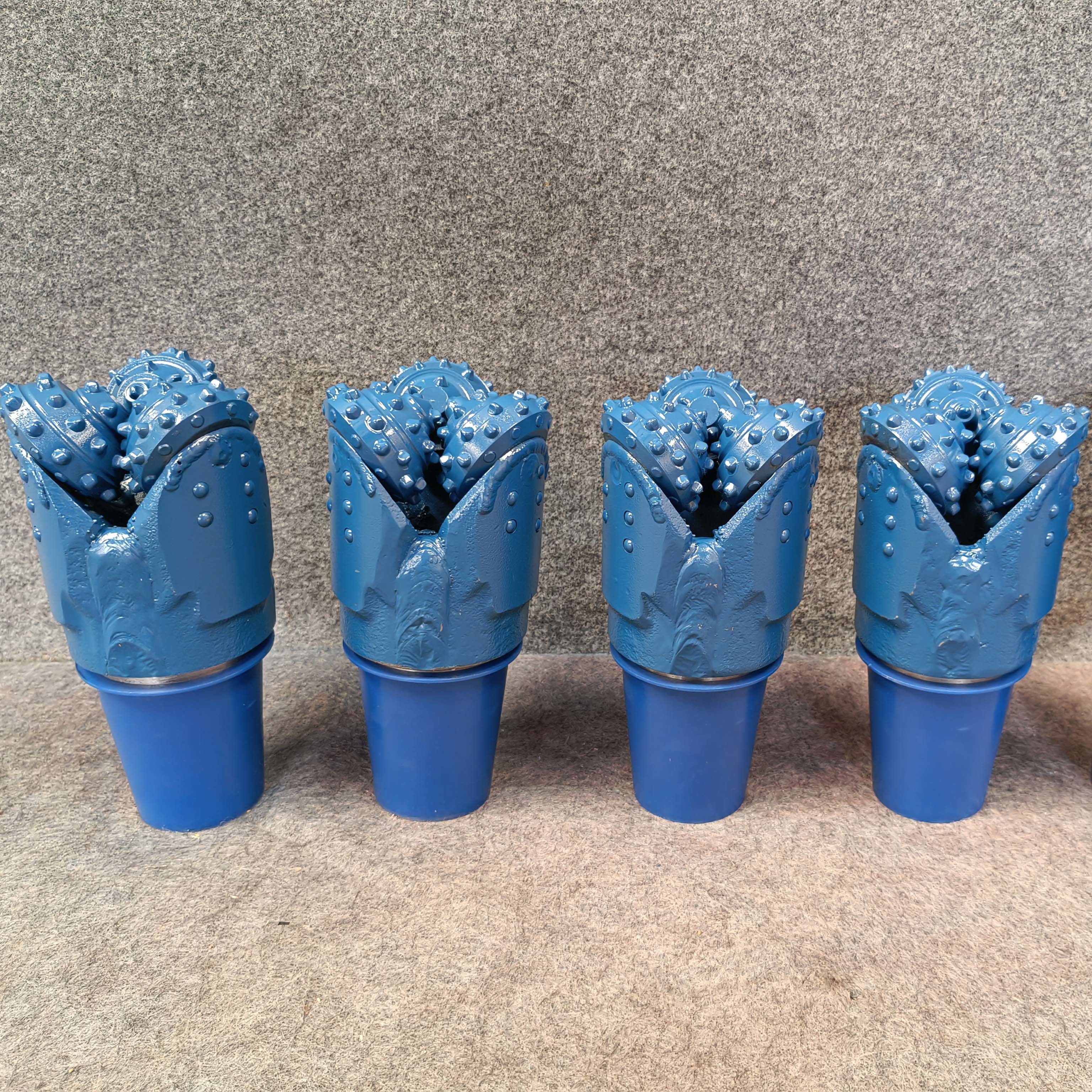 5.5 Inch IADC637 Horizontal Directional Drilling Tricone Rock Drill Bit For Hard Formation
